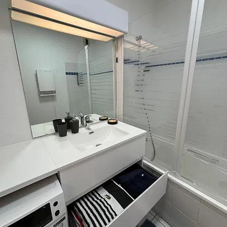 F2 Calme Et Lumineux Avec Balcon Au Coeur Du Vieux Apartamento Lille