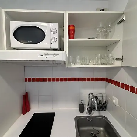 F2 Calme Et Lumineux Avec Balcon Au Coeur Du Vieux Apartamento *