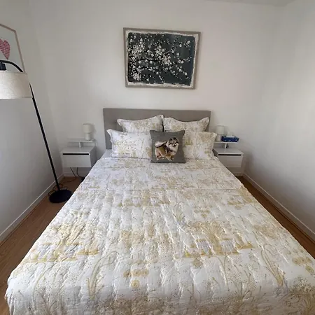 F2 Calme Et Lumineux Avec Balcon Au Coeur Du Vieux Apartamento