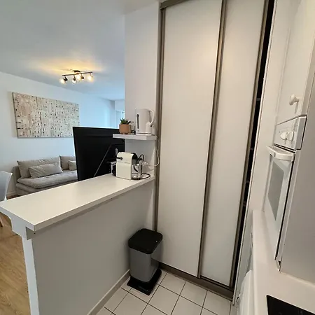 F2 Calme Et Lumineux Avec Balcon Au Coeur Du Vieux شقة ليل