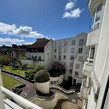 F2 Calme Et Lumineux Avec Balcon Au Coeur Du Vieux شقة *