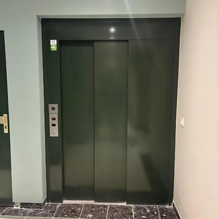 F2 Calme Et Lumineux Avec Balcon Au Coeur Du Vieux